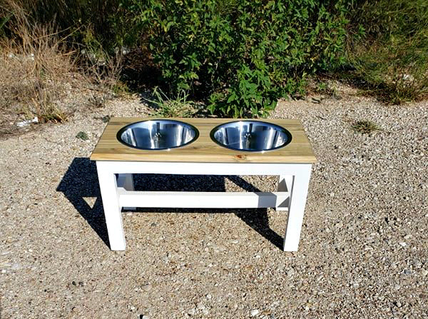 Simple Farmhouse Pet Bowl Riser